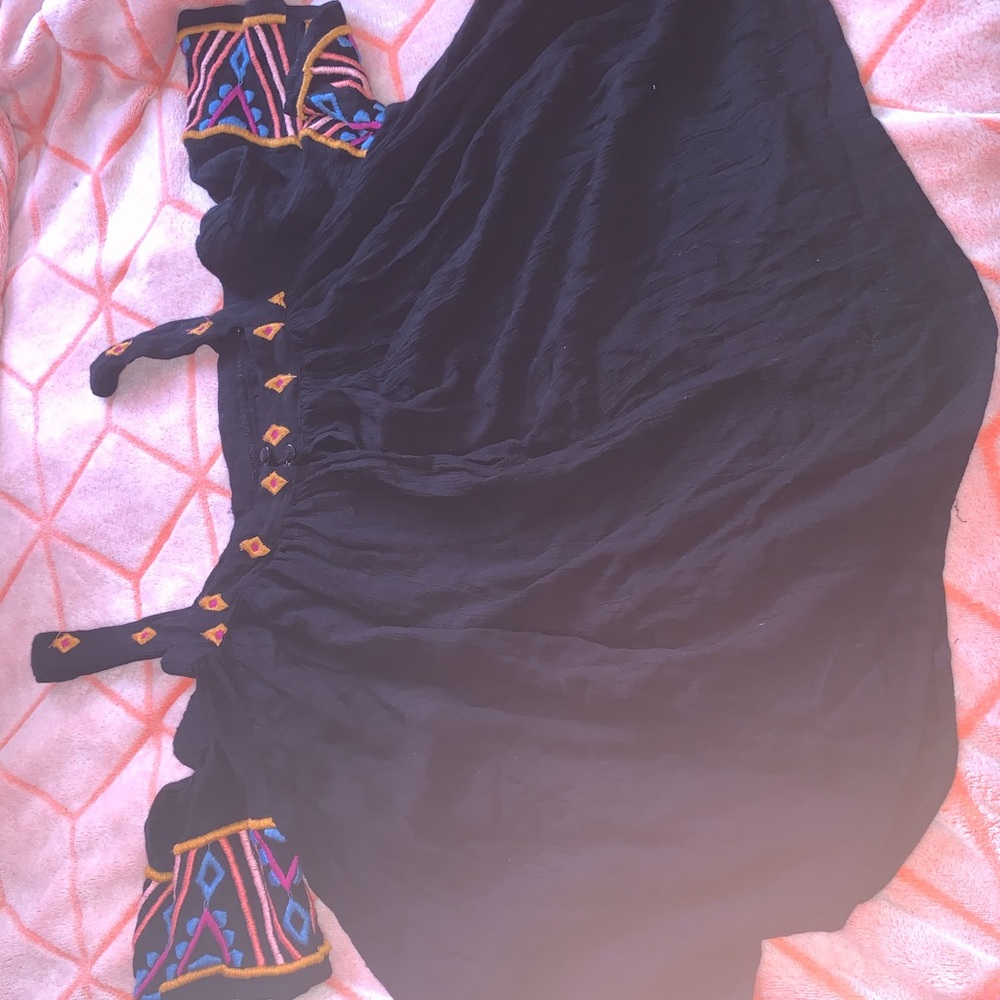 blouse - Picture 3 of 3